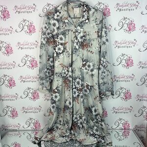 Lormie hum dress button up Chic Long Sleeve Floral Dress in Gray and White